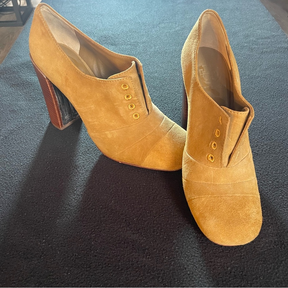 Tory Burch Mustard Suede Heels